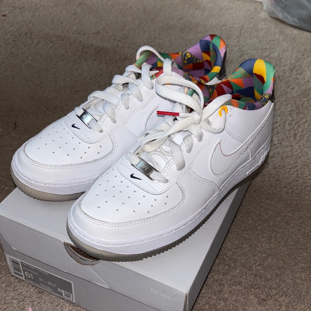 Vibrant Kids White Sneakers with Multicolor Interior